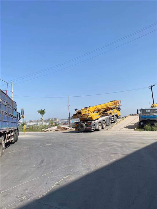 宜章县25吨吊车的租赁价格大概是多少？