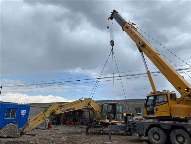 宜章县25吨吊车的工作半径是多少？