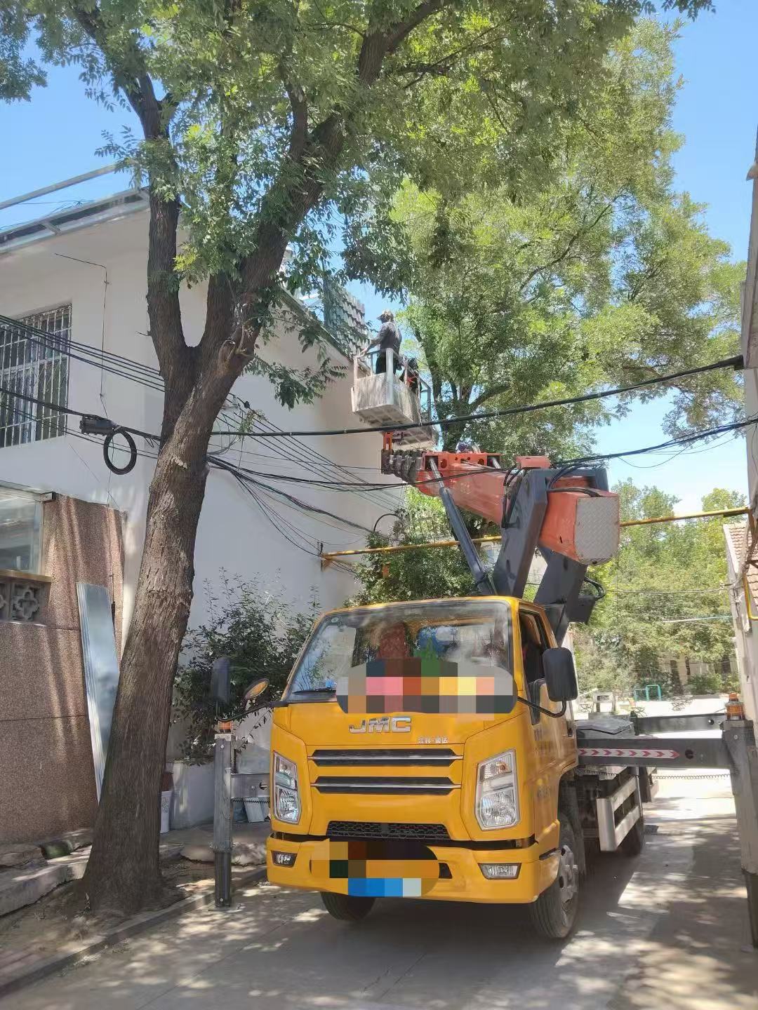 宜章县高空作业车能吊装重物吗？最大承载多少公斤？