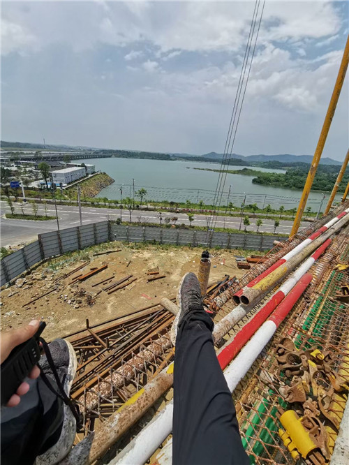 宜章县作业中发生设备损坏或人员意外，责任怎么划分？