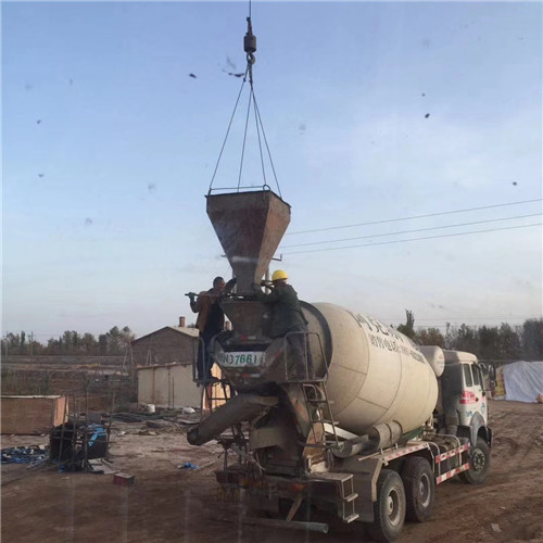 宜章县“精准瞄准”—— 吊车的 “定位导航” 技术