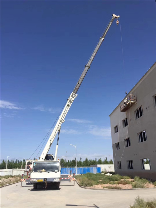 宜章县“轻装强干”—— 吊车的 “轻量化臂架” 技术